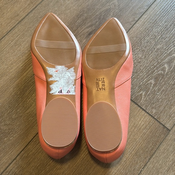 NEW Naturalizer Size 8.5 Salmon Flats - Picture 3 of 3